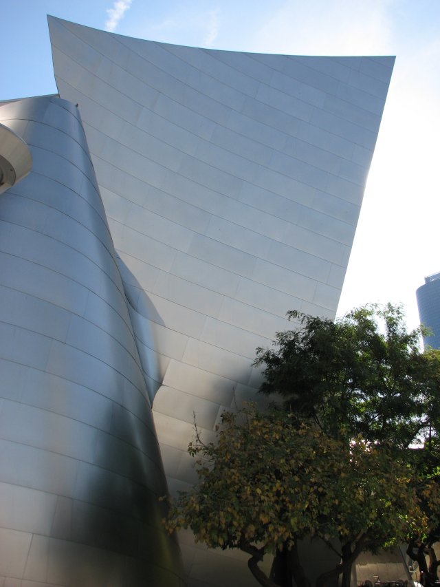 Walt Disney Concert Hall garden